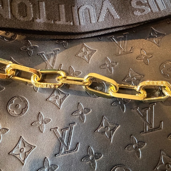 LV crossbody bag - Picture 5 of 6